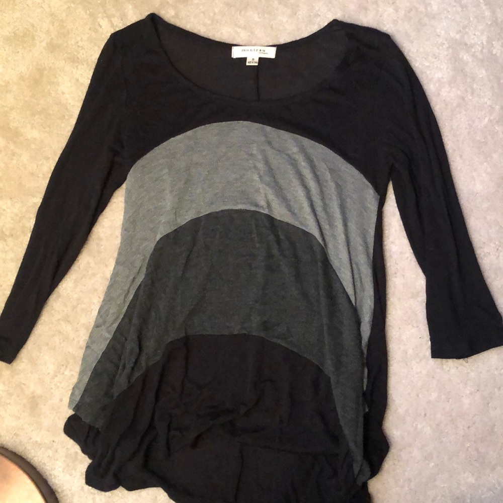 Cute long sleeve shirt / light sweater